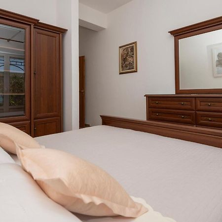 Cozy Apartment In Makarska With Wifi ภายนอก รูปภาพ