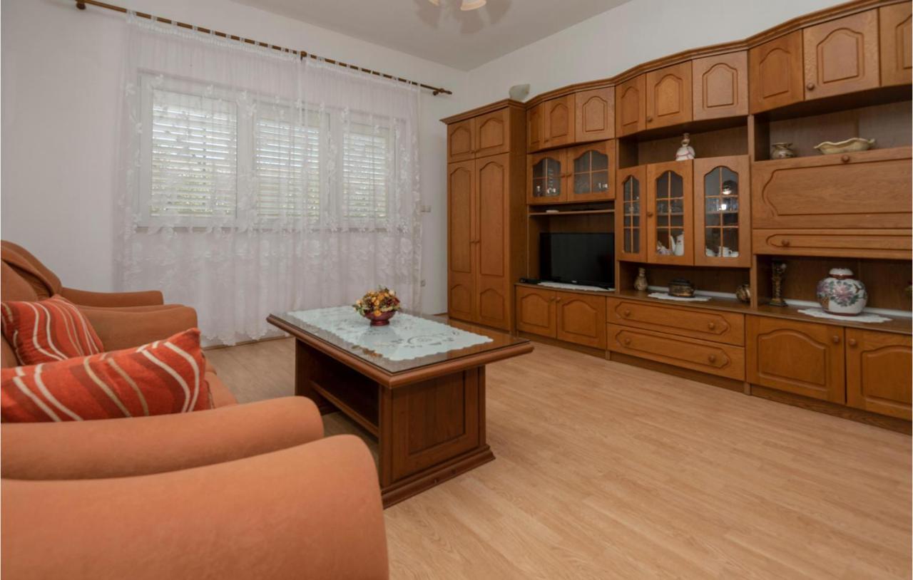 Cozy Apartment In Makarska With Wifi ภายนอก รูปภาพ