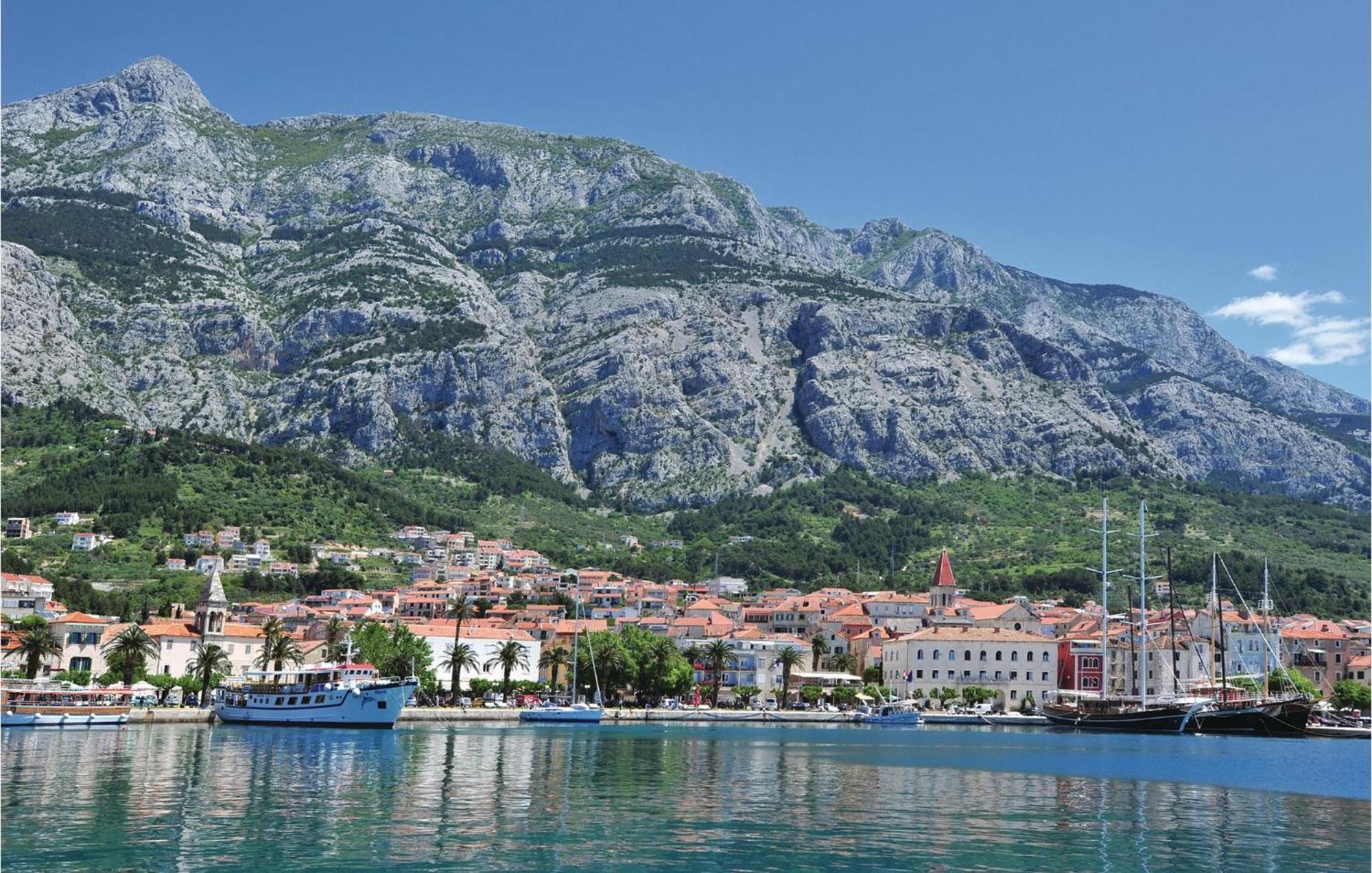 Cozy Apartment In Makarska With Wifi ภายนอก รูปภาพ