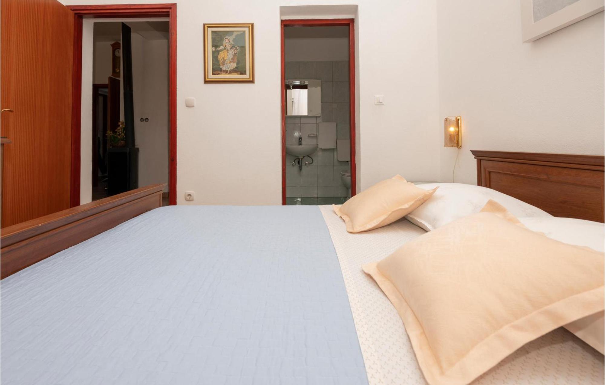 Cozy Apartment In Makarska With Wifi ภายนอก รูปภาพ