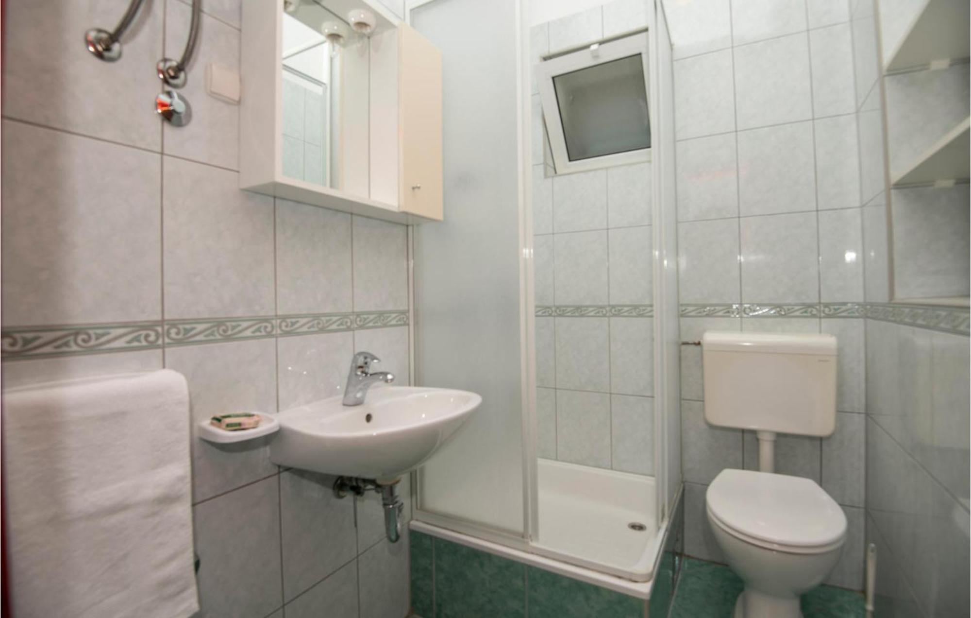 Cozy Apartment In Makarska With Wifi ภายนอก รูปภาพ